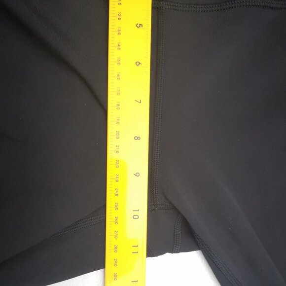 Lululemon Athletica Ladies Size 10 Black Mesh Wonder Under Crop/Capri Leggings - Picture 8 of 9